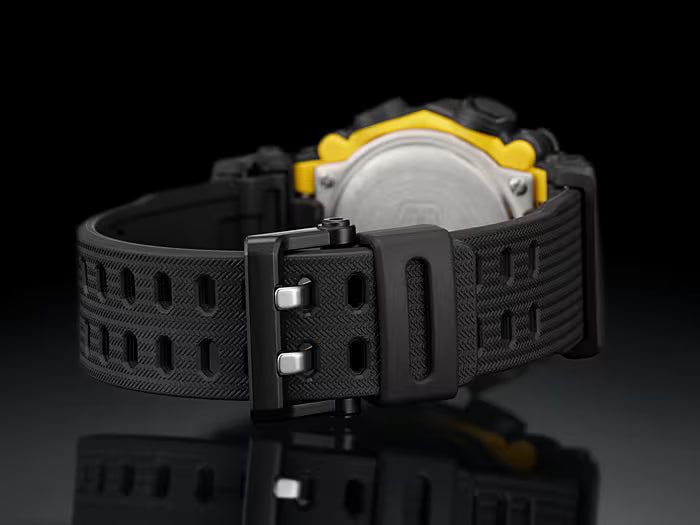 Casio G-Shock Men's 200M - GA-900-1ADR