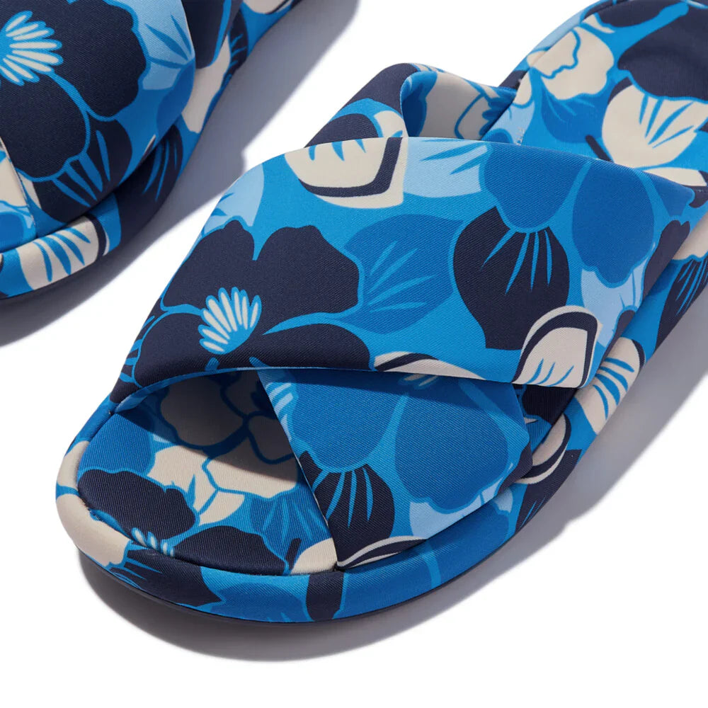FitFlop - iQushion D-Luxe Padded Flowerz Cross Slides Blue Mix