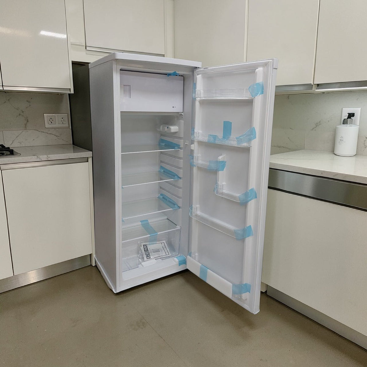 GOLDAIR 275L Single Door Refrigerator GSUF-275 - Shopping4Africa