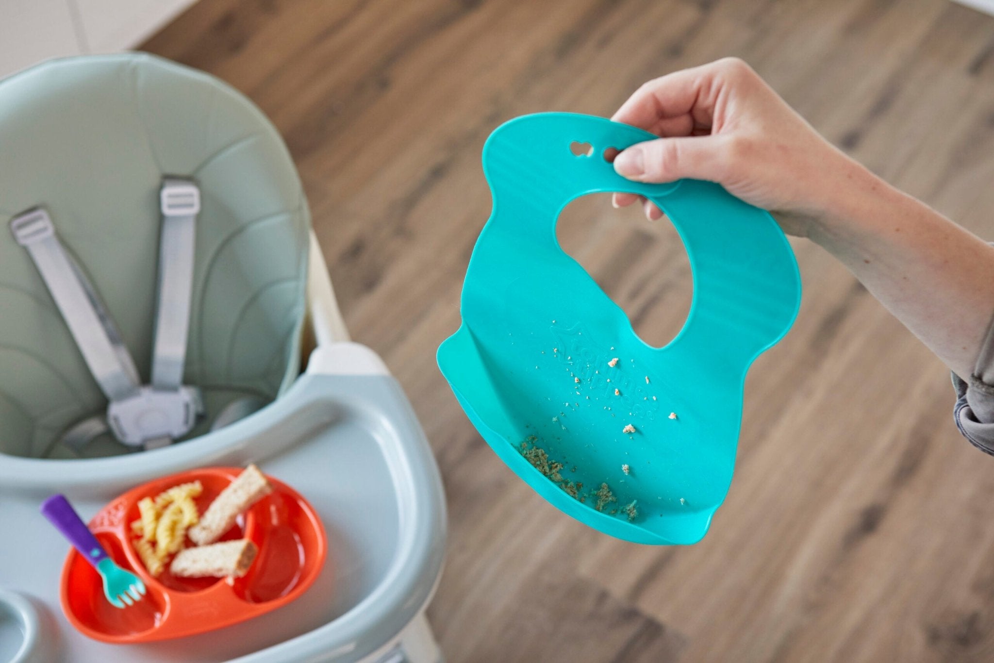 Tommee Tippee Catch All Bib 6M+ - Shopping4Africa